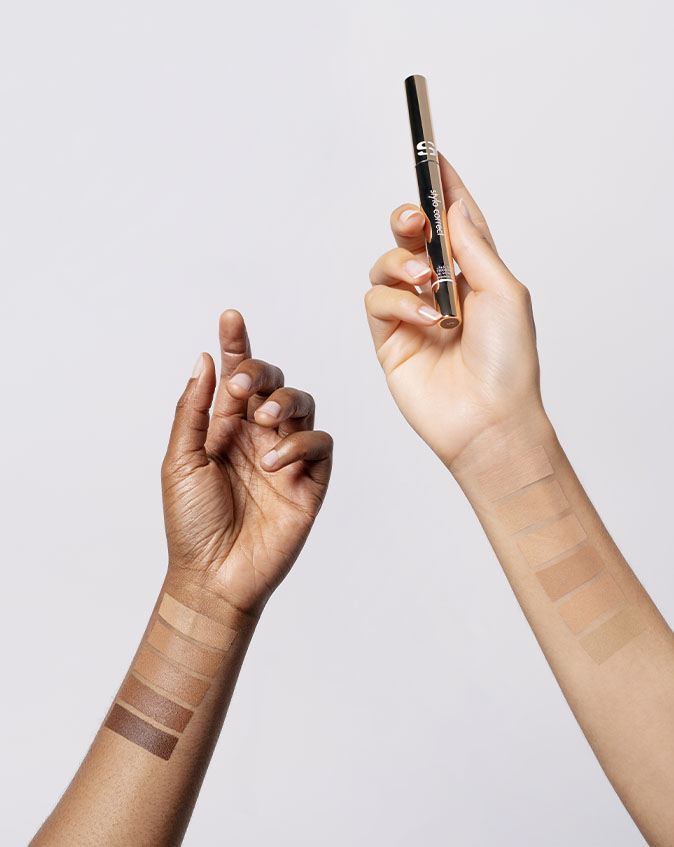 Формула, збагачена бензойною кислотою, альфа-бісабололом і ацетатом вітаміну Е, допомагає мінімізувати появу та інтенсивність недоліків.